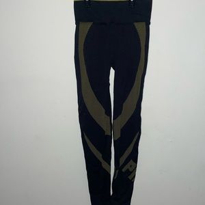 Victoria Secret Pink leggings 💚